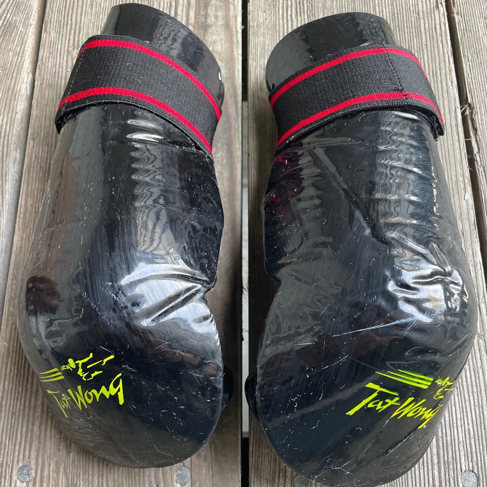 Tat Wong Martial Arts Sparring Gloves